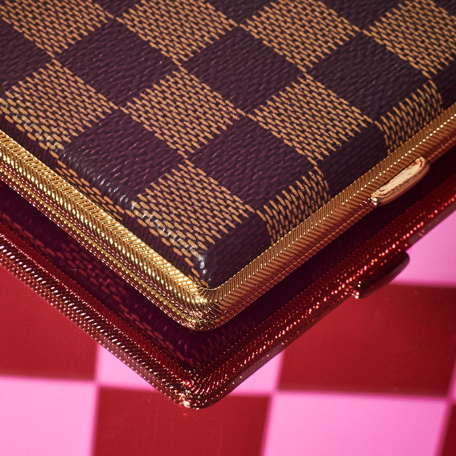 Brown Check Cigarette Case 2269 0922 - Q322 - Q4ecomm22