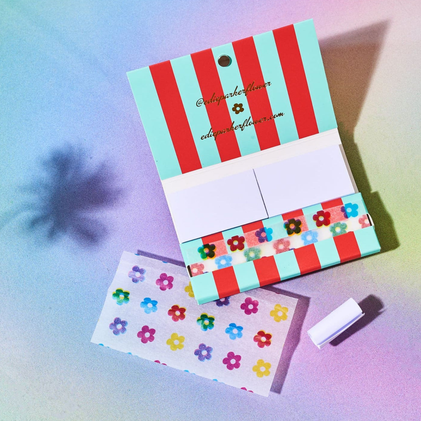 Edie Parker Flower Rolling Papers - Rainbow Deluxe Rolling