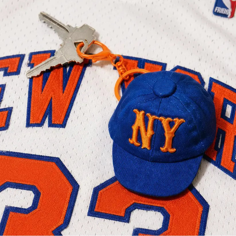 Friends Nyc Ny Hat Bag Charm Baseball Cap - Sports Keychain