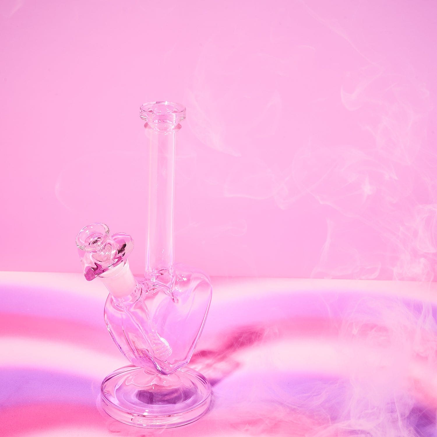 Glass Heart Bong Aesthetic - Barbiecore Cannastyle Exclusive