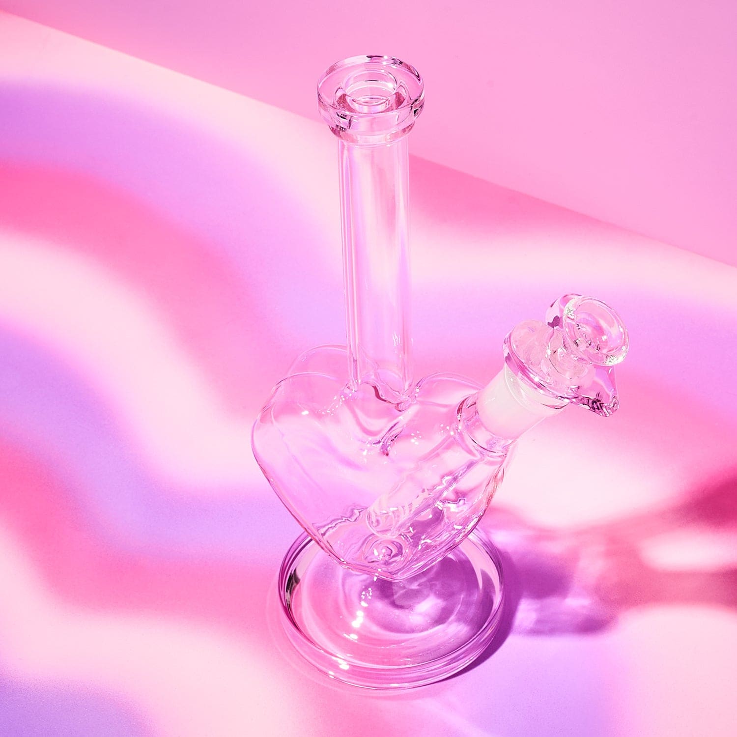 Glass Heart Bong Aesthetic - Barbiecore Cannastyle Exclusive