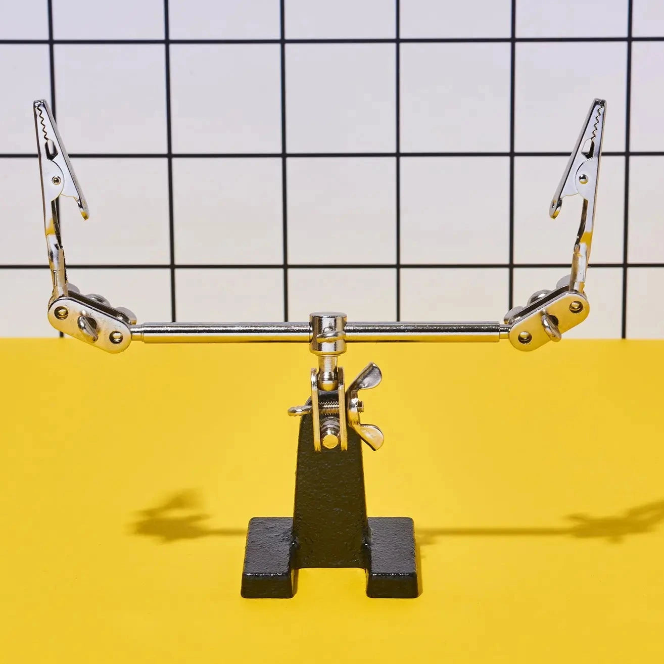 Helping Hands Clips Box Stand with Alligator | Friends Nyc