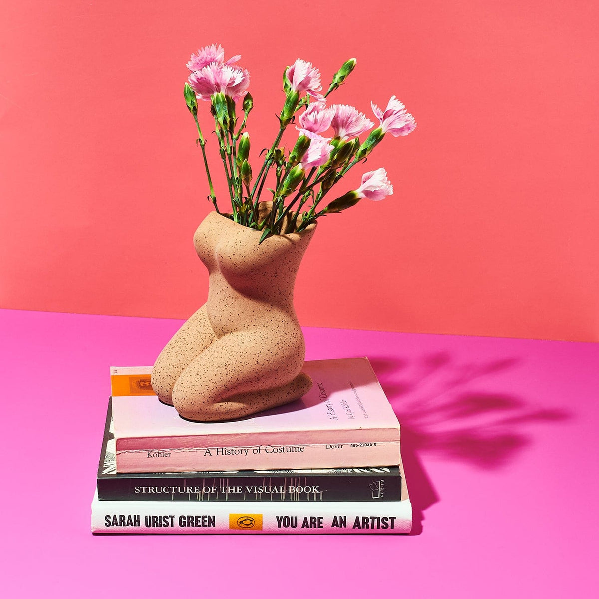 Kneeling Body Vase Table1vday24 - Web0224 - Webq124