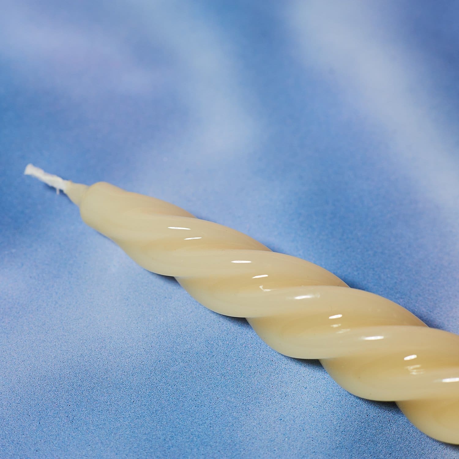 Twisted Candle Ivory Torciglione D47r Candle - Taper -