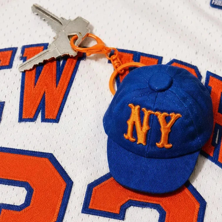 Friends Nyc Ny Hat Bag Charm Baseball Cap - Sports Keychain