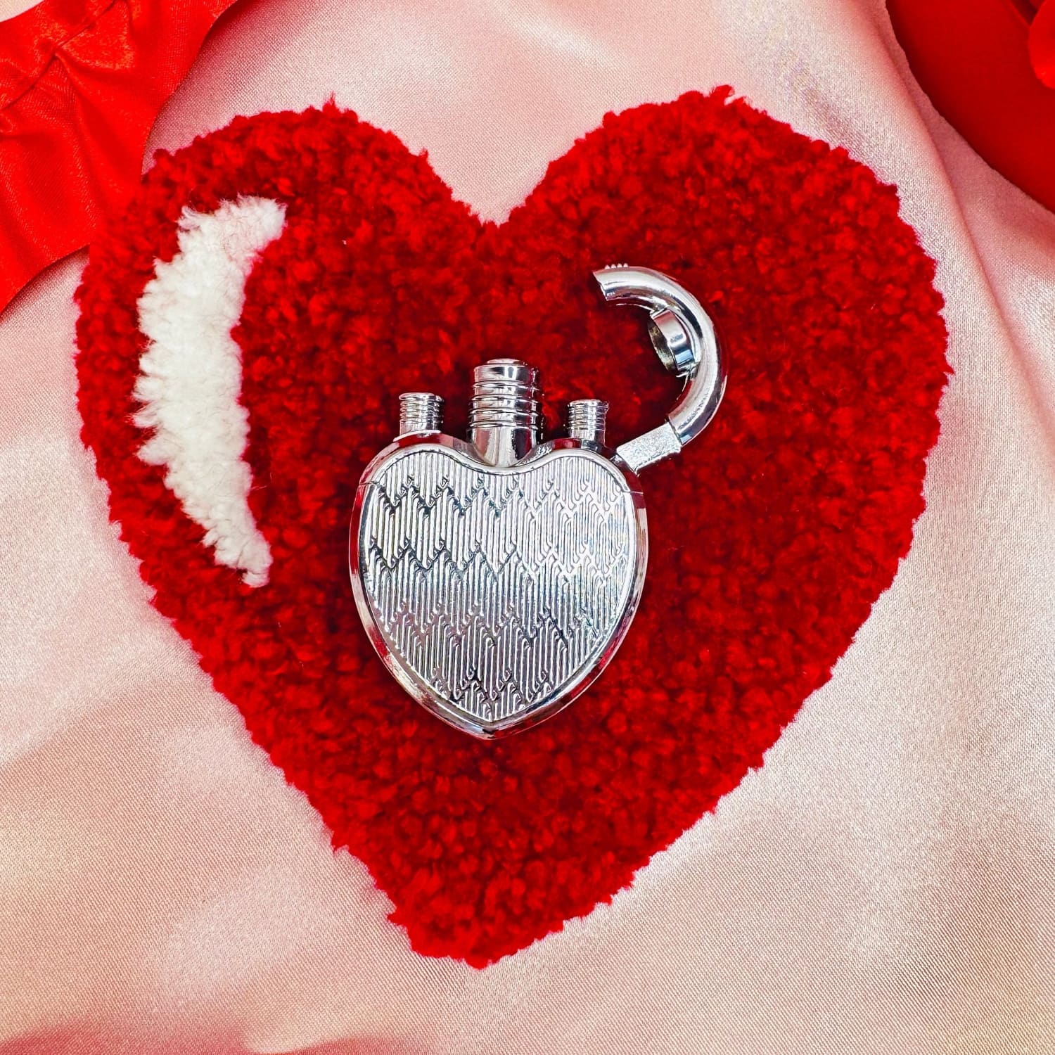 Heart Lock Lighter - Silver - Kitsch - Lock - Maximalist