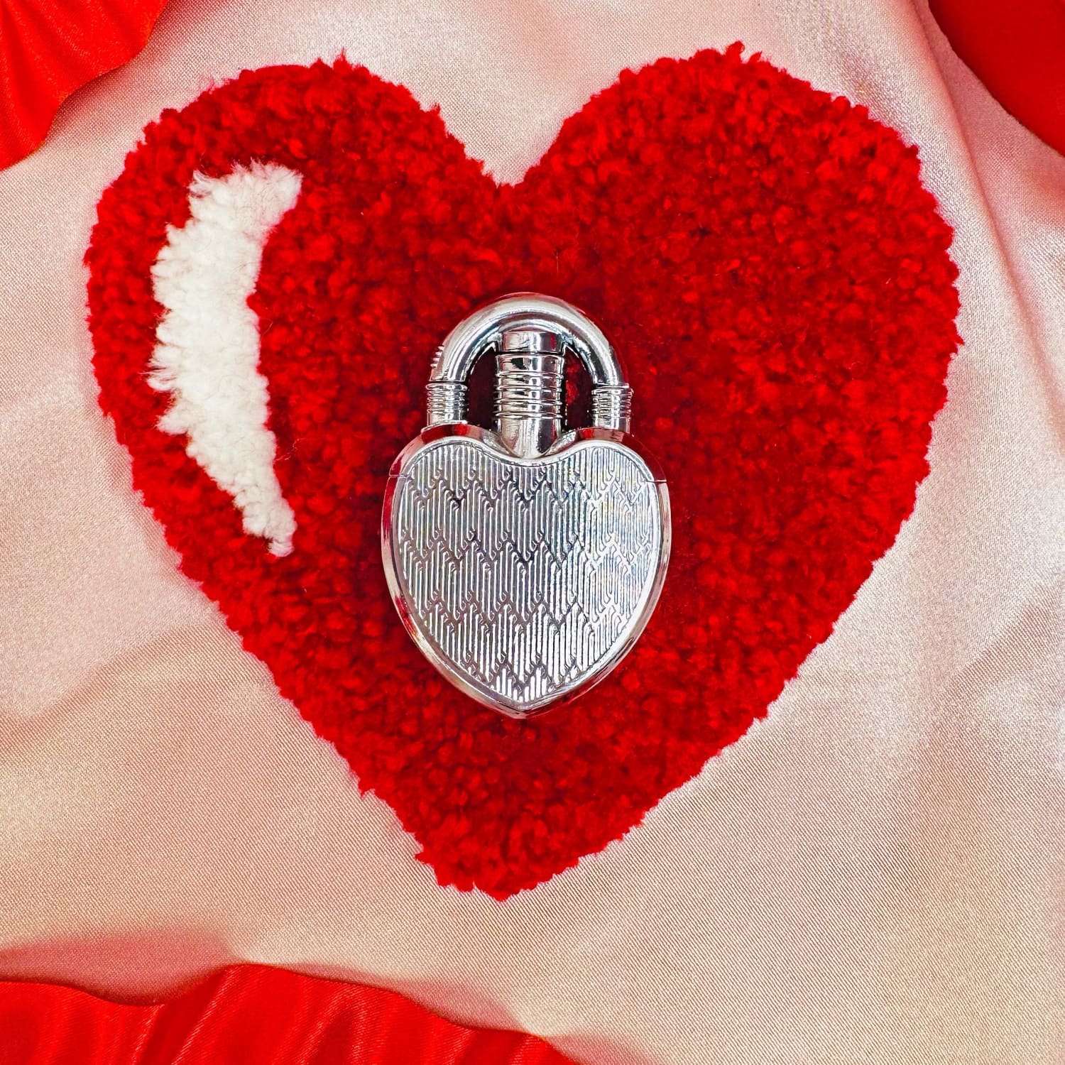 Heart Lock Lighter - Silver - Kitsch - Lock - Maximalist