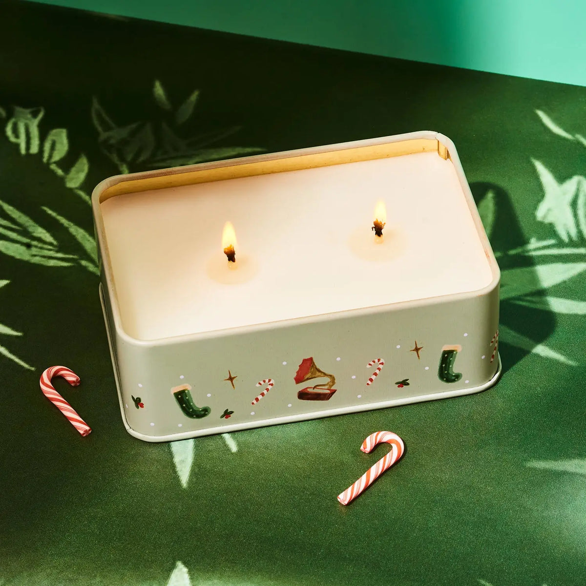 Holiday Tin - Living Room Persimmon & Chestnut Candle