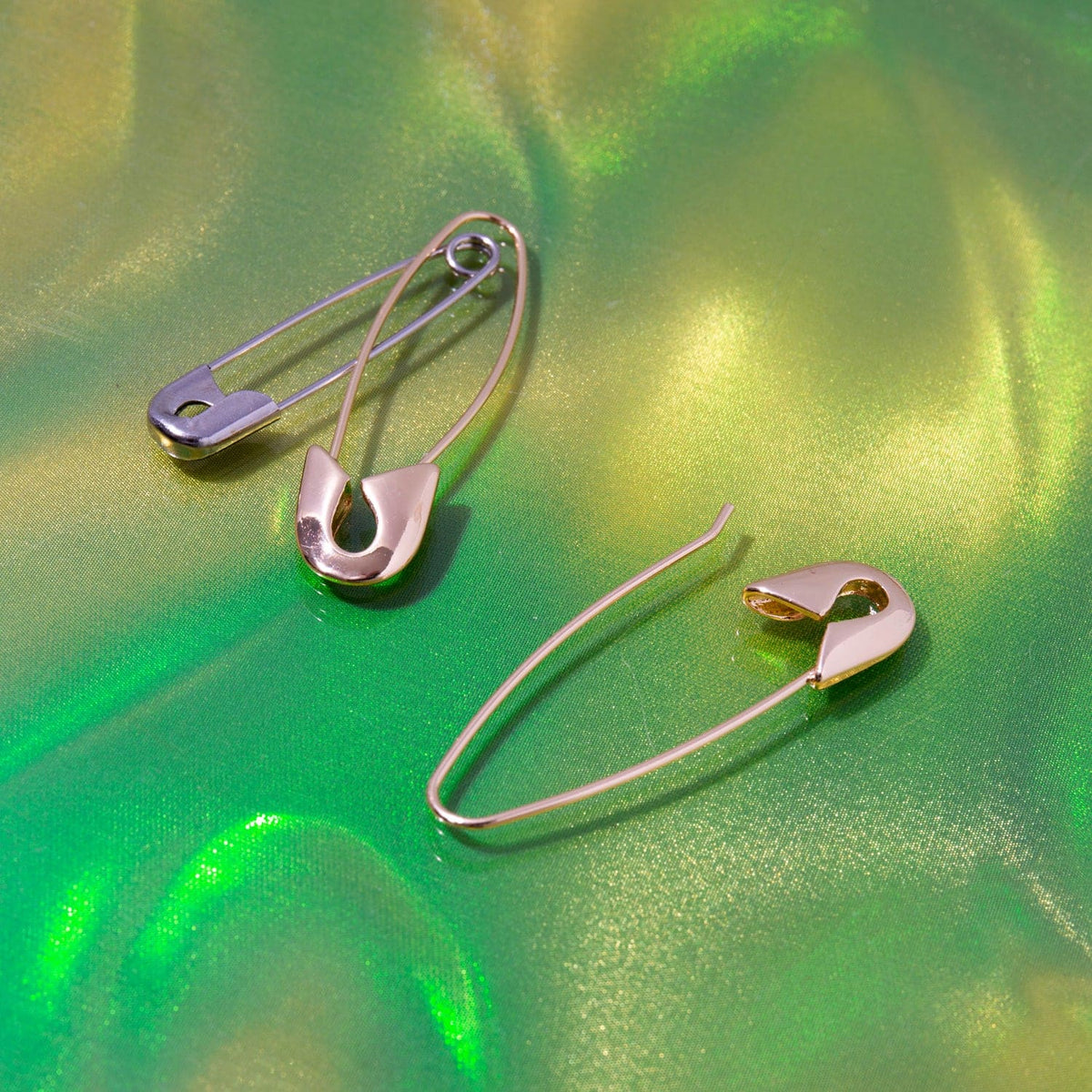 Safety Pin Hoop Earrings Gemsandjewels - Gold - Hoops - 