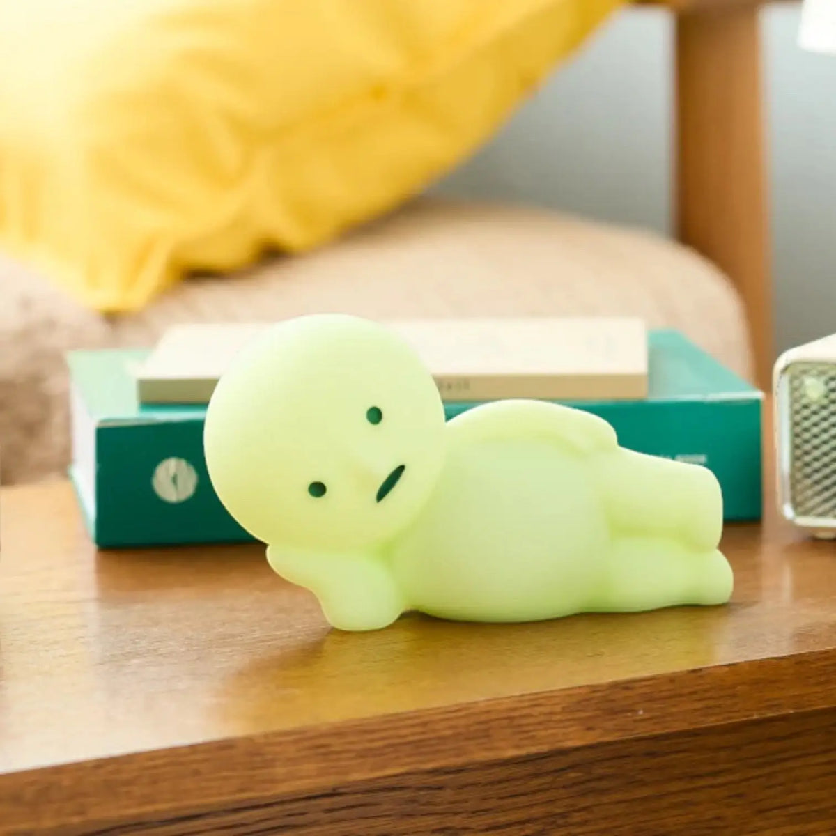 Smiski Touch Light V2 - Lounging Table Lamp - Friends Nyc