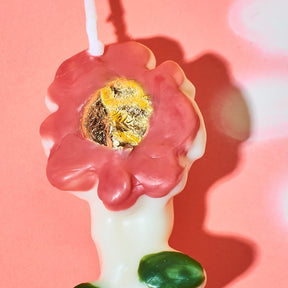 Pretty Petal Taper Candle Janiekorn